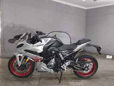 Suzuki GSX-8R 2024