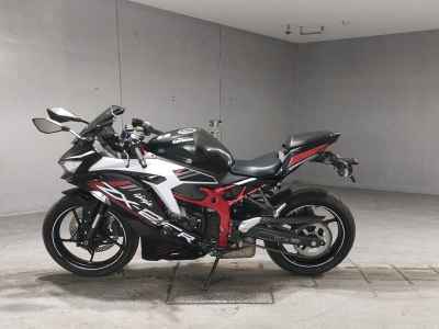 Kawasaki Ninja ZX-25R 2021