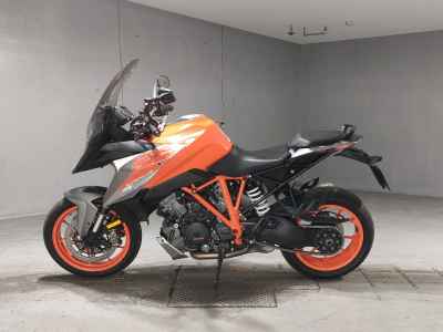 KTM 1290 Super Duke GT 2020
