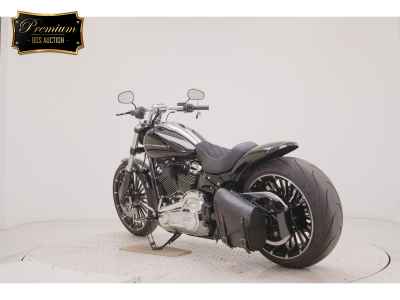 Harley-Davidson Breakout FXBR1920 2025