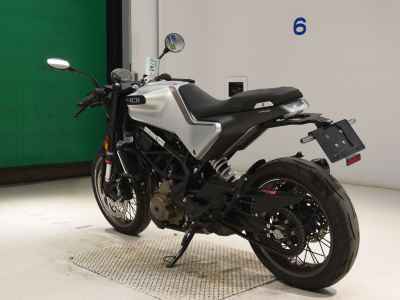 Husqvarna Svartpilen 401 2021