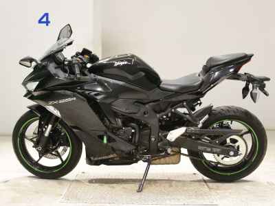 Kawasaki Ninja ZX-25R 2021