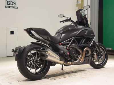Ducati Diavel Carbon 2012