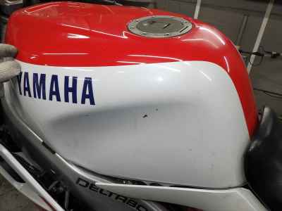 Yamaha FZR250