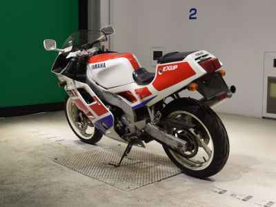 Yamaha FZR250