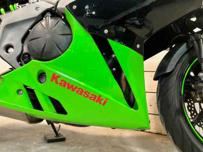 Kawasaki Ninja 400R 2011