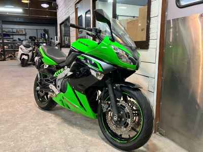 Kawasaki Ninja 400R 2011