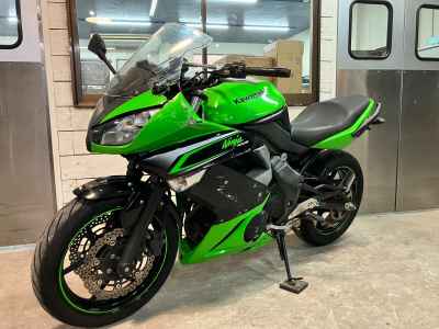 Kawasaki Ninja 400R 2011