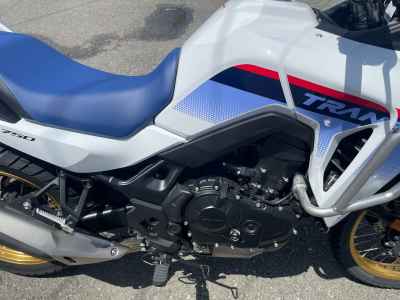 Honda CB400SFV Boldor 2024