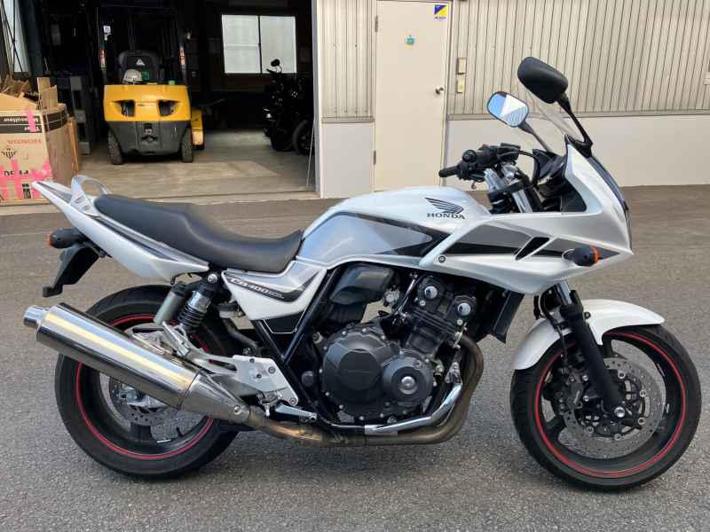 Honda CB400 Super Boldor 2010
