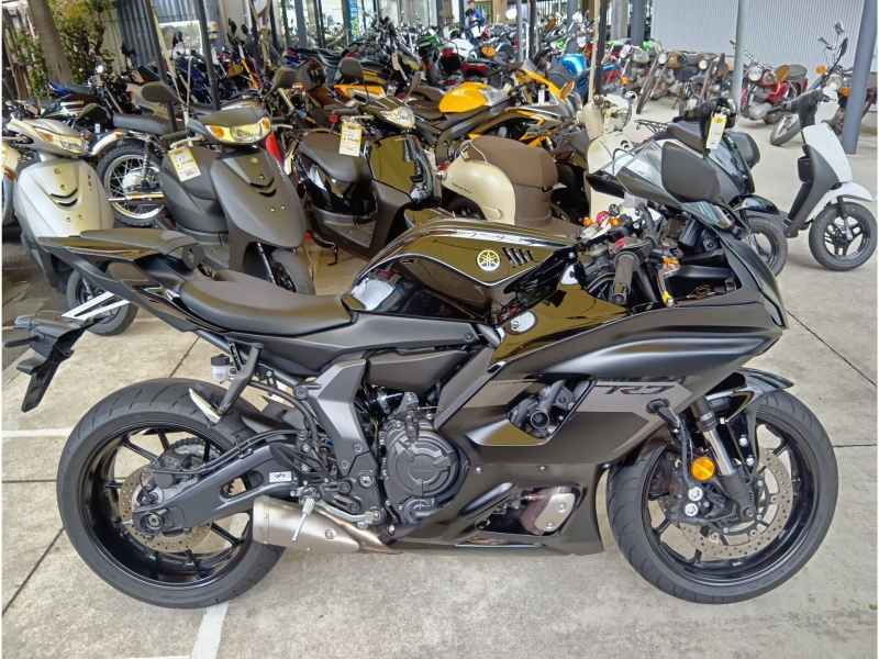 Yamaha YZF-R7 2025