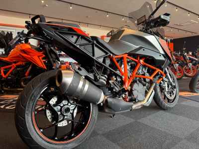 KTM 1290 Super Duke GT 2019
