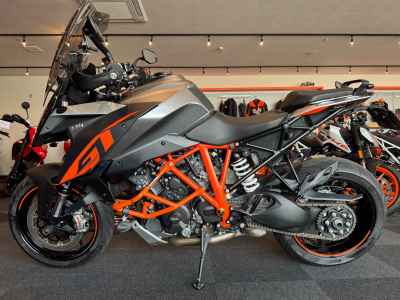 KTM 1290 Super Duke GT 2019