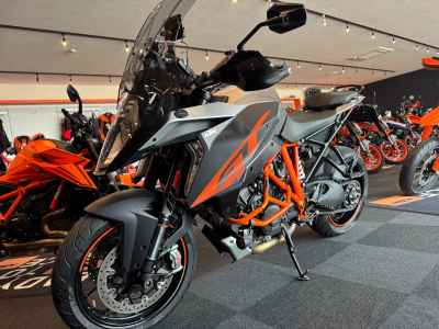 KTM 1290 Super Duke GT 2019