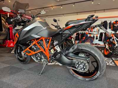 KTM 1290 Super Duke GT 2019