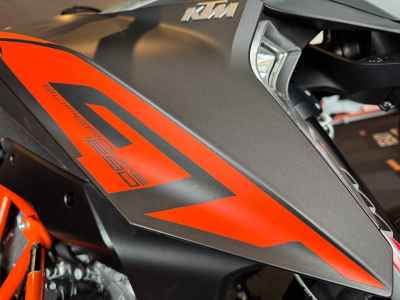 KTM 1290 Super Duke GT 2019