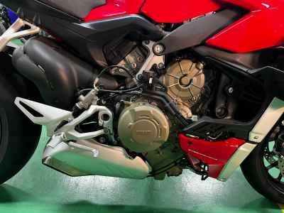 Ducati Streetfighter V4S 2021