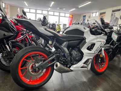 Yamaha YZF-R7 2024