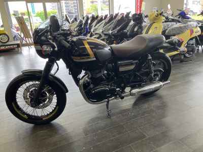 Kawasaki W800 2022