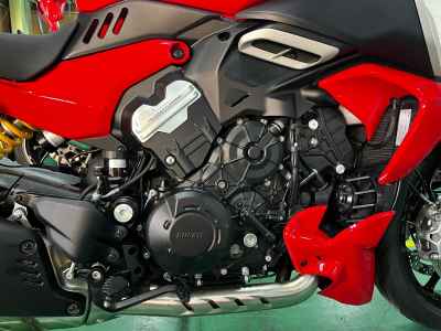 Ducati Diavel V4 2023