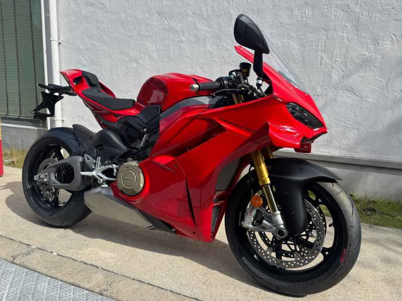 Ducati Panigale V4S 2025