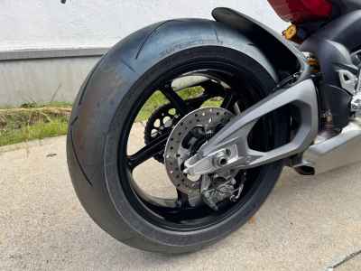 Ducati Panigale V4S 2025