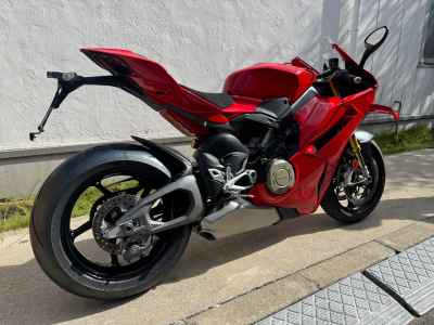 Ducati Panigale V4S 2025