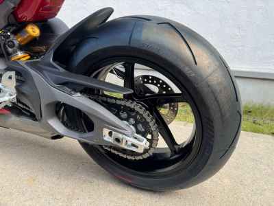 Ducati Panigale V4S 2025