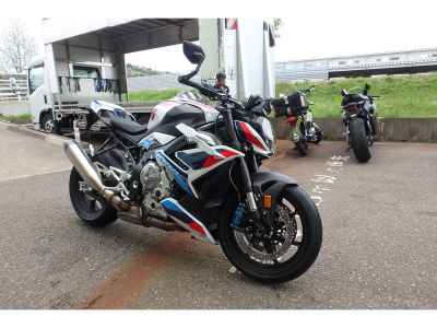 BMW M1000R 2023