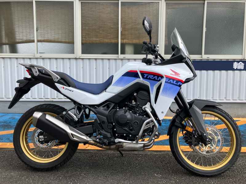 Honda CB400SFV Boldor 2025