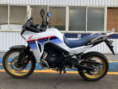 Honda CB400SFV Boldor 2025
