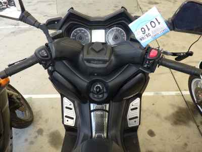 Yamaha XMAX 250