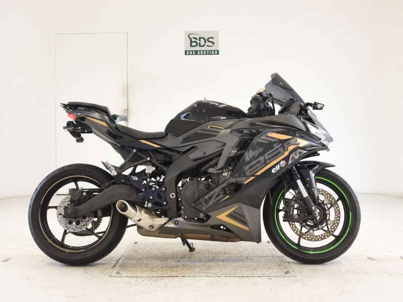 Kawasaki Ninja ZX-25R 2022