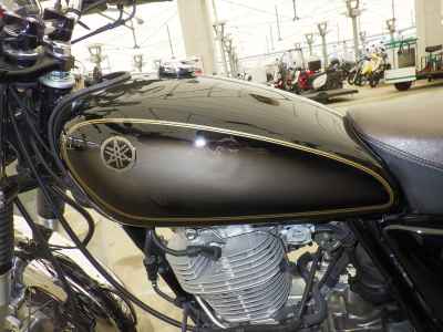 Yamaha SR400 2021