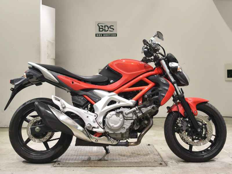 Suzuki Gladius SFV400 2010