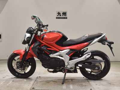 Suzuki Gladius SFV400 2010