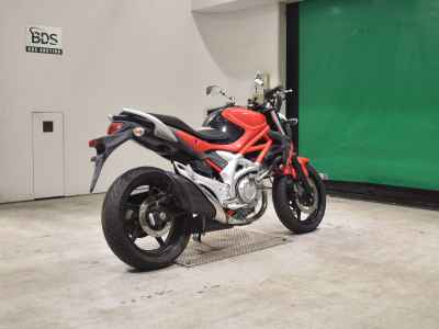 Suzuki Gladius SFV400 2010