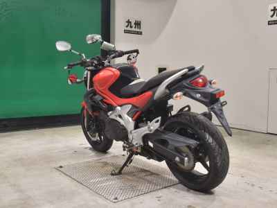 Suzuki Gladius SFV400 2010