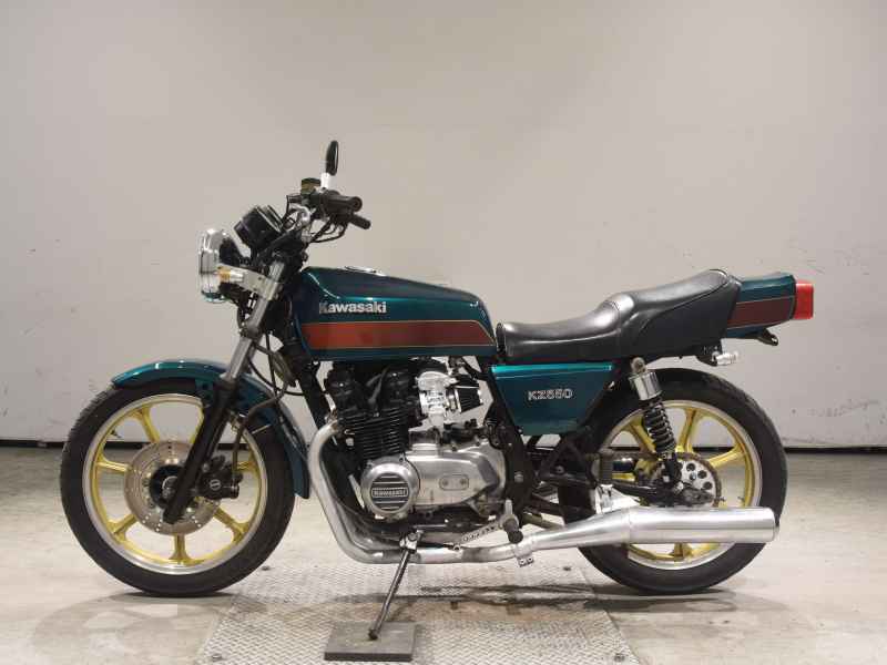 Kawasaki Z550FX