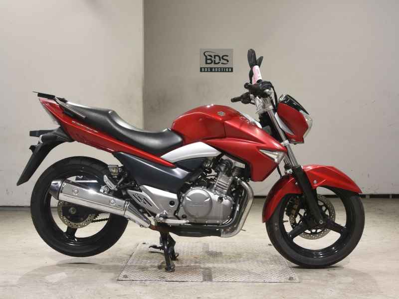 Suzuki GSR250