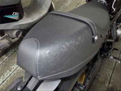 Yamaha XSR900 2025