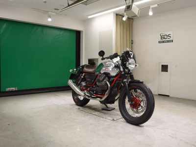 Moto Guzzi V7 Racer 2015