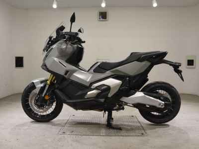 Honda X-Adv 750 2025