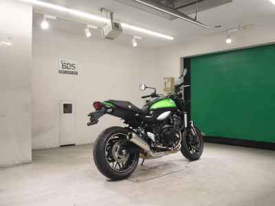Kawasaki Z900RS 2025