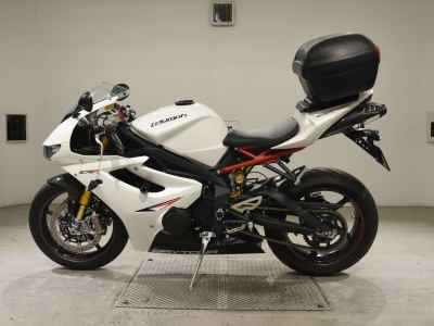Triumph Daytona 675R 2011