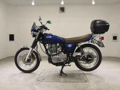 Yamaha SR400 2021