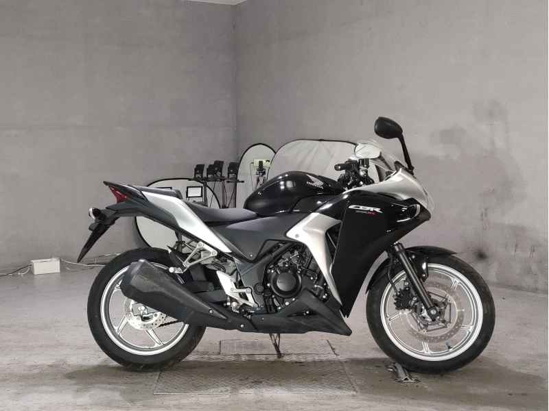 Honda CBR250R 2011