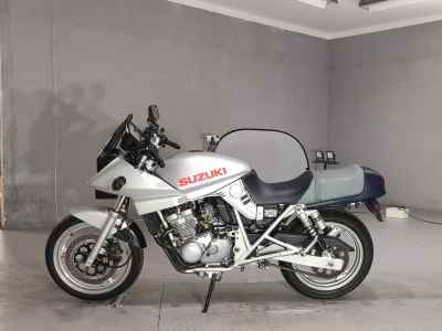 Suzuki GSX250S Katana