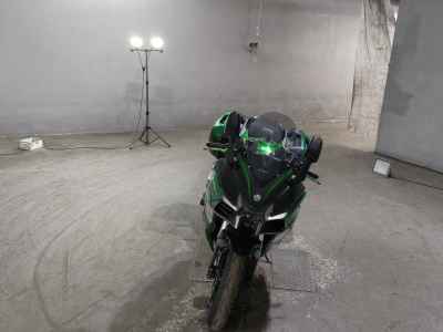 Kawasaki Ninja H2 SX 2021
