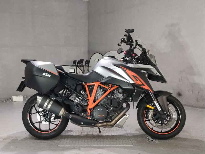 KTM 1290 Super Duke GT 2016